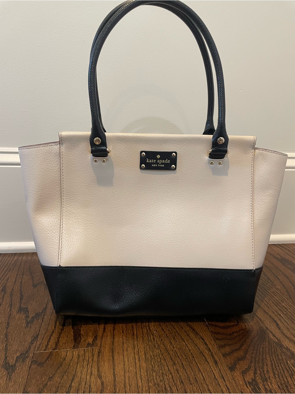 Kate Spade Camryn Leather Bag. Pebble And Black.